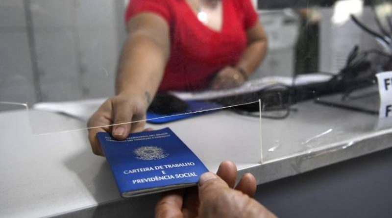 Funsat oferece 1.377 vagas nesta terça-feira (28)