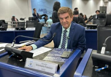 Vereador Veterinário Francisco apresenta indicações para melhorias em bairros da Capital