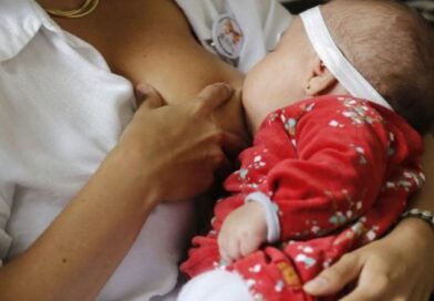 Mamanalgesia humaniza a vacinação infantil e será tema em evento nacional sobre amamentação Mamanalgesia humaniza a vacinação infantil e será tema em evento nacional sobre amamentação