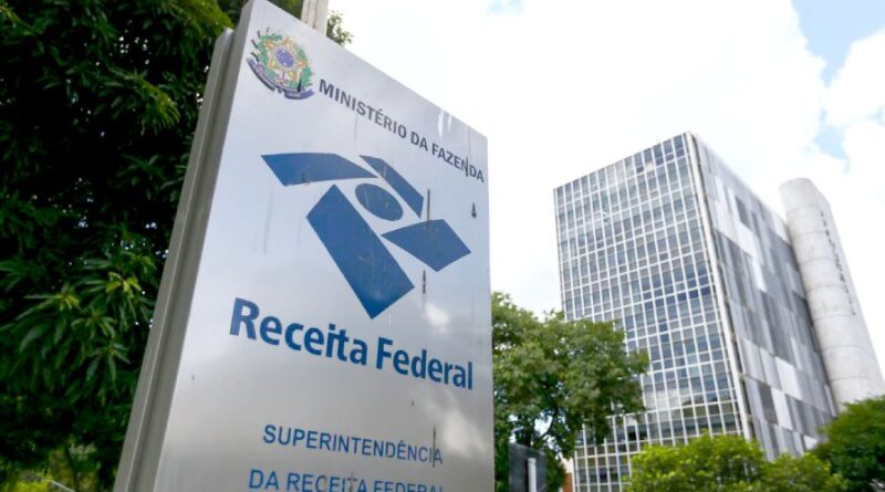 Arrecadação federal atinge R$ 2,89 trilhões em 2025 e bate recorde Arrecadação federal atinge R$ 2,89 trilhões em 2025 e bate recorde