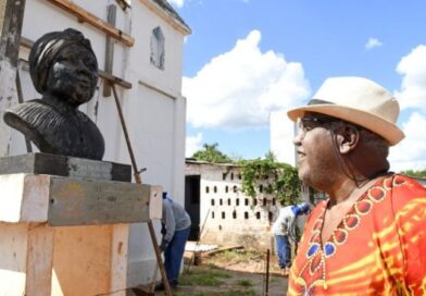 Moradores da Tia Eva se emocionam e comemoram início das obras de restauração na comunidade Moradores da Tia Eva se emocionam e comemoram início das obras de restauração na comunidade