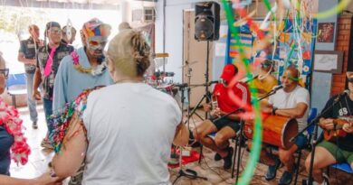 Carnaval vira ferramenta de cuidado e quebra estigmas no CAPS Margarida