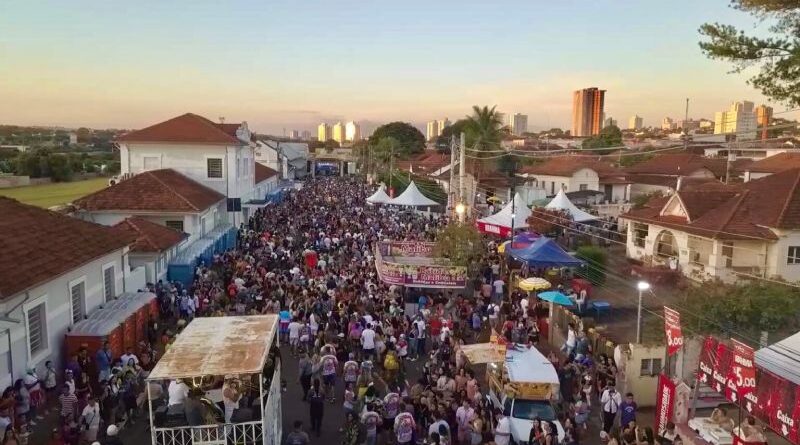 Carnaval deve reunir mais de 130 mil foliões