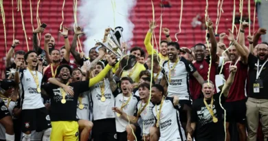 Corinthians vence Flamengo e é bicampeão da Supercopa Rei Corinthians vence Flamengo e é bicampeão da Supercopa Rei