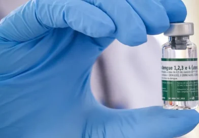 Começa vacinação de 1,2 milhão de profissionais de saúde contra dengue
