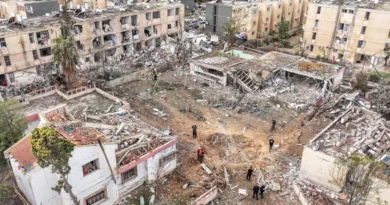 Ataques iranianos com mísseis atingem cidades israelenses no deserto Ataques iranianos com mísseis atingem cidades israelenses no deserto