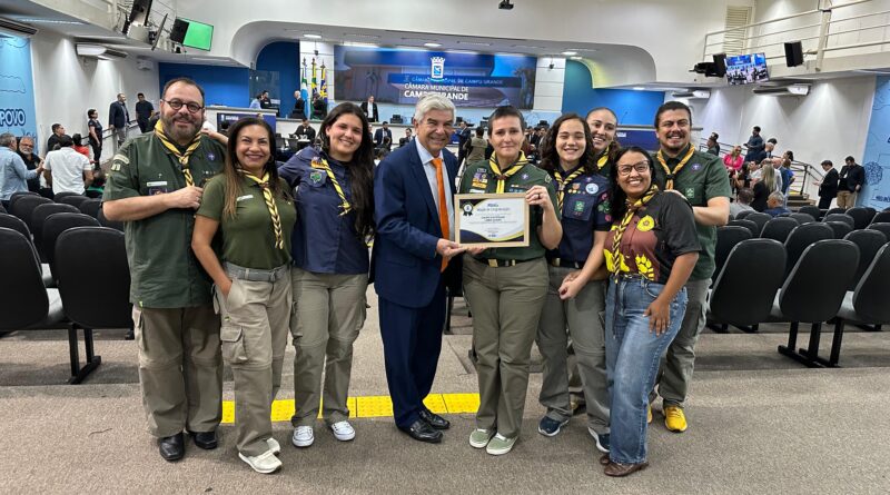 No Dia do Escoteiro, Vereador Veterinário Francisco homenageia Grupo Escoteiro Lobo Guará em Campo Grande