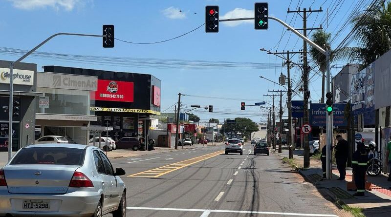 Semáforo na Ceará com Maranhão melhora fluxo e segurança na região