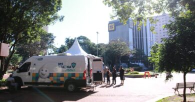 Praça Ary Coelho virou ponto central da vacinação no Dia D na capital
