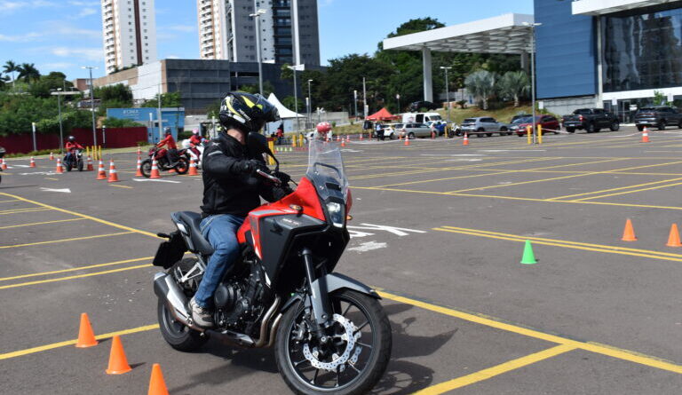 Maio Amarelo tem curso de pilotagem segura; confira Maio Amarelo tem curso de pilotagem segura; confira