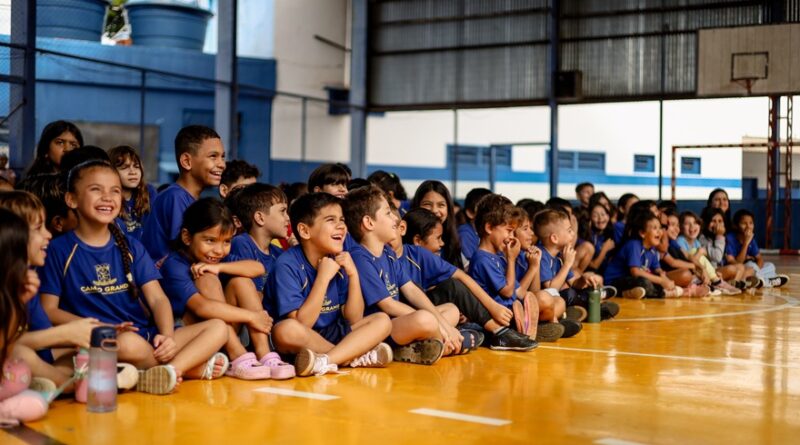 Teatro infantil chega a alunos da Vila Serradinho