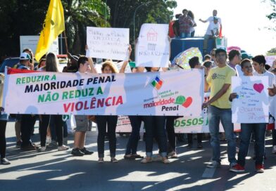 CCJ retoma nesta terça debate sobre redução da maioridade penal CCJ retoma nesta terça debate sobre redução da maioridade penal