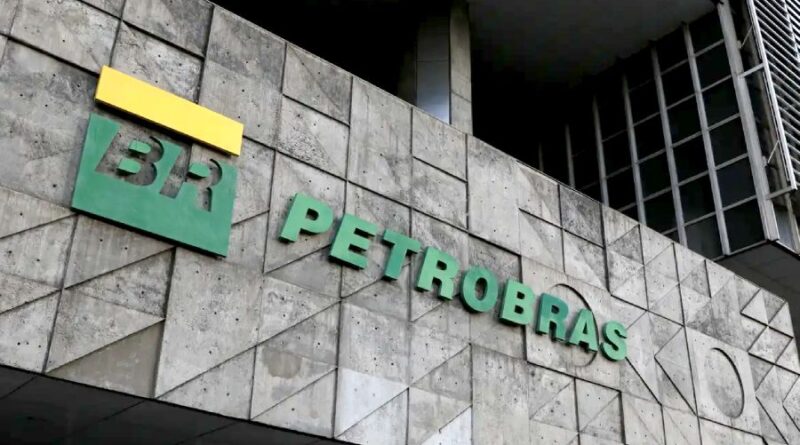 Petrobras abre 150 vagas em programa de estágio; veja como participar Petrobras abre 150 vagas em programa de estágio; veja como participar