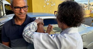 Drive-thru de vacinação da SES supera 10 mil doses aplicadas em Campo Grande