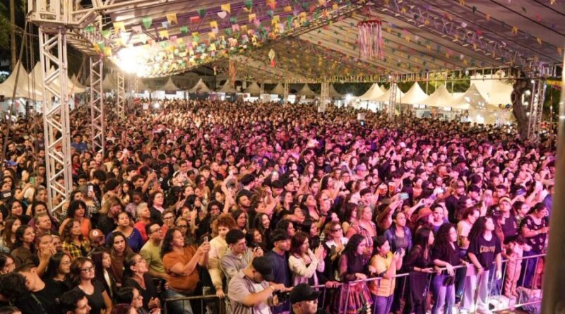 Com telão, Arraial de Santo Antônio transmite jogo do Brasil Com telão, Arraial de Santo Antônio transmite jogo do Brasil