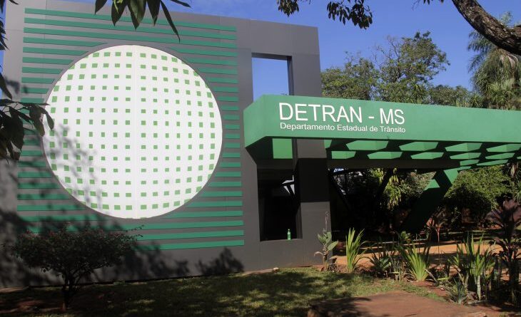Em dia de jogo do Brasil, agências do Detran de MS terão horário especial e mudanças nos exames