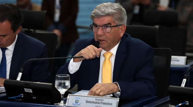 Vereador Veterinário Francisco homenageia pastores Evangélicos