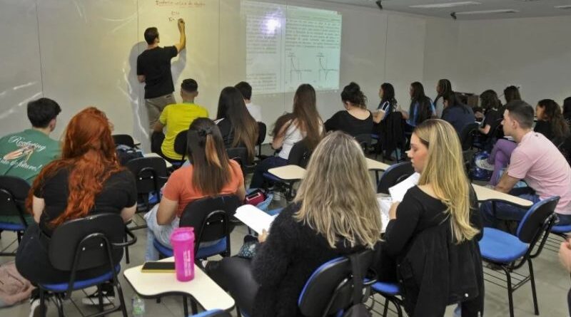 Sejuv abre 250 vagas para aulão de redação do Enem