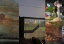 Tempestade com granizo e ventos fortes deixa ruas alagadas Tempestade com granizo e ventos fortes deixa ruas alagadas
