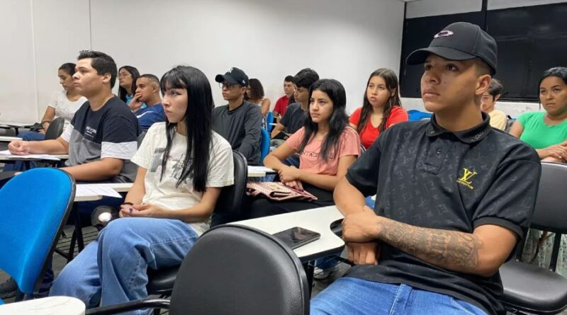 Inscrições para cursinho da Sejuv começaram nesta sexta-feira