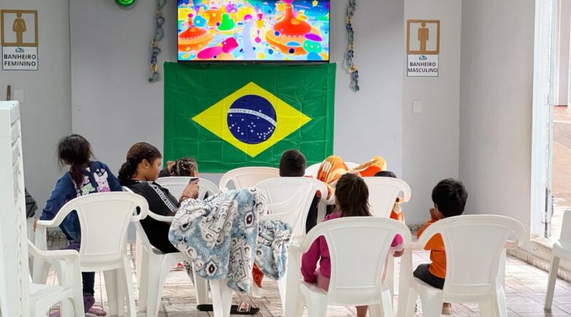 Buscando recomeço, famílias migrantes acham abrigo na Capital Buscando recomeço, famílias migrantes acham abrigo na Capital