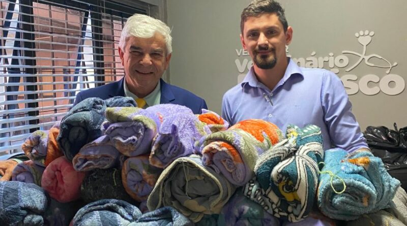 Mais de 500 cobertores arrecadados: campanha idealizada por Veterinário Francisco inicia entrega para protetores de animais Mais de 500 cobertores arrecadados: campanha idealizada por Veterinário Francisco inicia entrega para protetores de animais