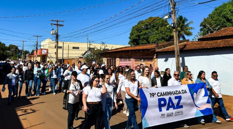 Caminhada da Paz reúne quase duas mil pessoas em Campo Grande