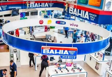 Casas Bahia fez 1,9 mil demissões em 2 dias; juíza suspendeu dispensas Casas Bahia fez 1,9 mil demissões em 2 dias; juíza suspendeu dispensas