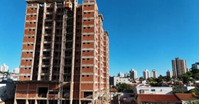 PrefCG moderniza políticas econômicas e vê PIB crescer acima da média PrefCG moderniza políticas econômicas e vê PIB crescer acima da média