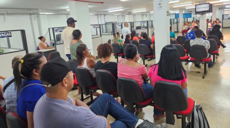 Funsat encerra a semana com 1.025 vagas
