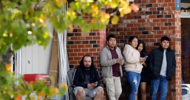 Estados Unidos suspendem pedidos de visto a imigrantes Estados Unidos suspendem pedidos de visto a imigrantes
