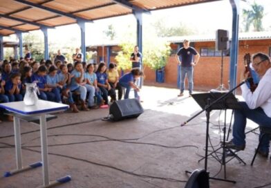 Projeto leva música brasileira às escolas de Campo Grande Projeto leva música brasileira às escolas de Campo Grande