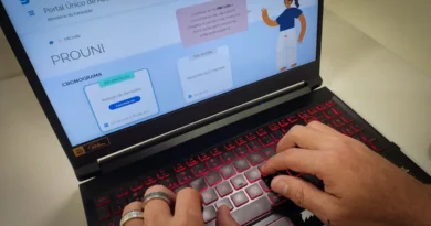 Estudante deve comprovar até hoje informações de inscrição no Prouni Estudante deve comprovar até hoje informações de inscrição no Prouni