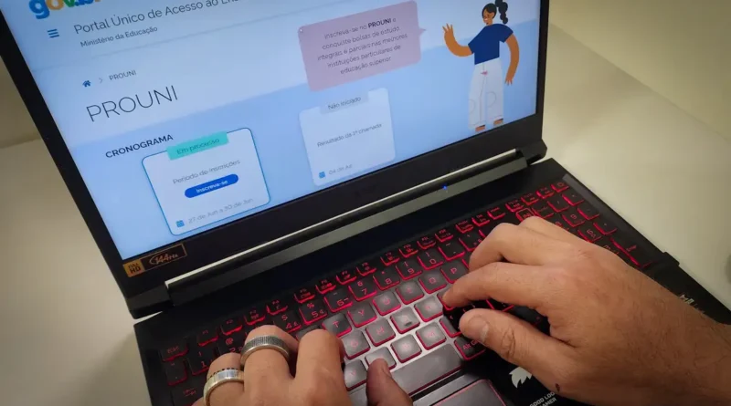 Estudante deve comprovar até hoje informações de inscrição no Prouni Estudante deve comprovar até hoje informações de inscrição no Prouni