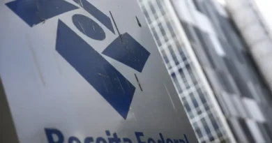 Receita paga nesta segunda último lote de restituição do IR 2026