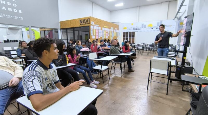 Curso da Sejuv ensina a usar IA no mercado de trabalho