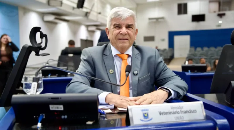 Veterinário Francisco tem projeto que cria Banco de Ideias Legislativas aprovado em primeira discussão Veterinário Francisco tem projeto que cria Banco de Ideias Legislativas aprovado em primeira discussão