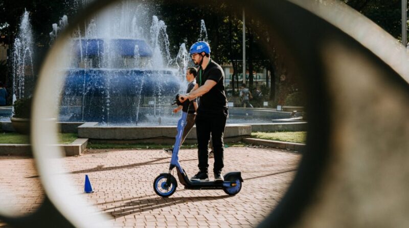 Agetran orienta sobre estacionamento nas calçadas