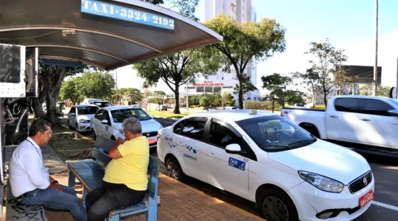 Publicadas novas regras para modernizar serviço de táxi Publicadas novas regras para modernizar serviço de táxi