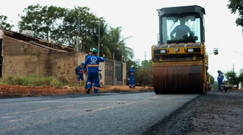 Investimento de R$ 4,9 milhões impulsiona nova etapa de asfalto e drenagem no Jd. Itatiaia