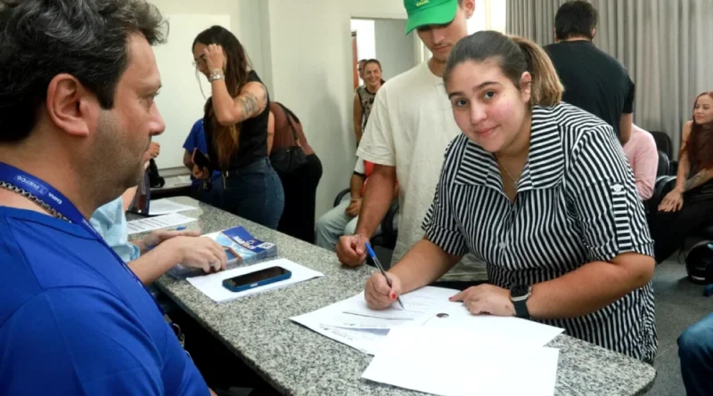 Prefeitura da Capital assina termo de compromisso para mais 27 famílias realizarem sonho da casa própria 