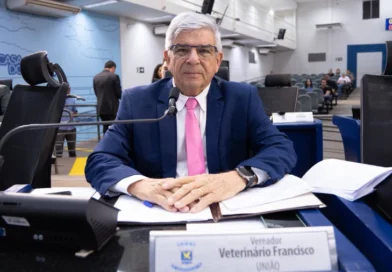 Vereador Veterinário Francisco cobra recuperação de estrada de acesso à Escola Agrícola Arnaldo Estevão de Figueiredo
