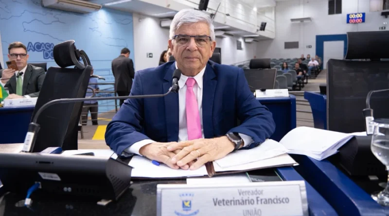 Vereador Veterinário Francisco cobra recuperação de estrada de acesso à Escola Agrícola Arnaldo Estevão de Figueiredo