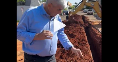 Francisco celebra substituição de tubulação de amianto por pvc