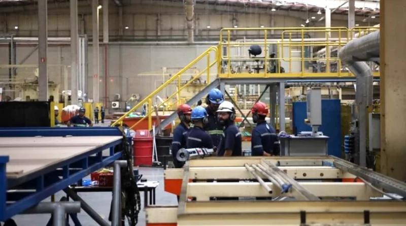 MS gerou 1.938 empregos formais no bimestre, com destaque para Construção e Serviços MS gerou 1.938 empregos formais no bimestre, com destaque para Construção e Serviços