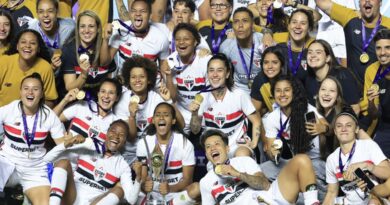São Paulo segura Corinthians e é campeão brasileiro pela 1ª vez São Paulo segura Corinthians e é campeão brasileiro pela 1ª vez