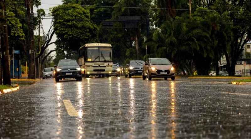 Defesa Civil alerta para risco de chuva intensa a partir desta quarta (21)